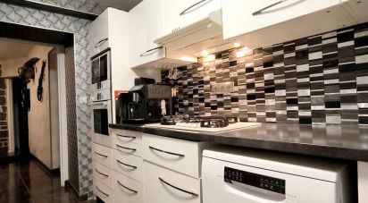 Maison 4 pièces de 57 m² à Nouzonville (08700)