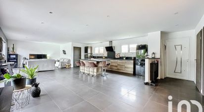 House 4 rooms of 124 m² in Sadirac (33670)