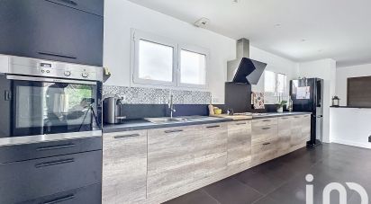 House 4 rooms of 124 m² in Sadirac (33670)
