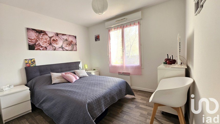 Apartment 3 rooms of 62 m² in Notre-Dame-d'Oé (37390)