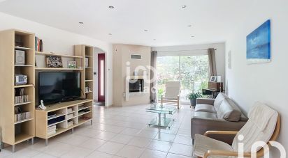 Architectural house 8 rooms of 227 m² in Antony (92160)