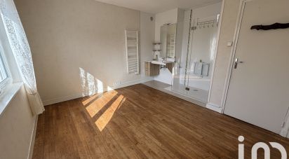 House 5 rooms of 107 m² in Saint-Fromond (50620)