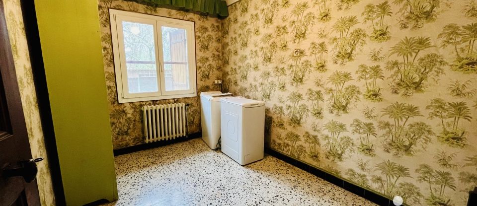 Traditional house 5 rooms of 98 m² in Avignon (84000)