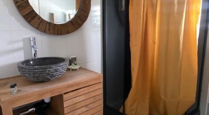 Apartment 3 rooms of 33 m² in Sainte-Anne (97180)