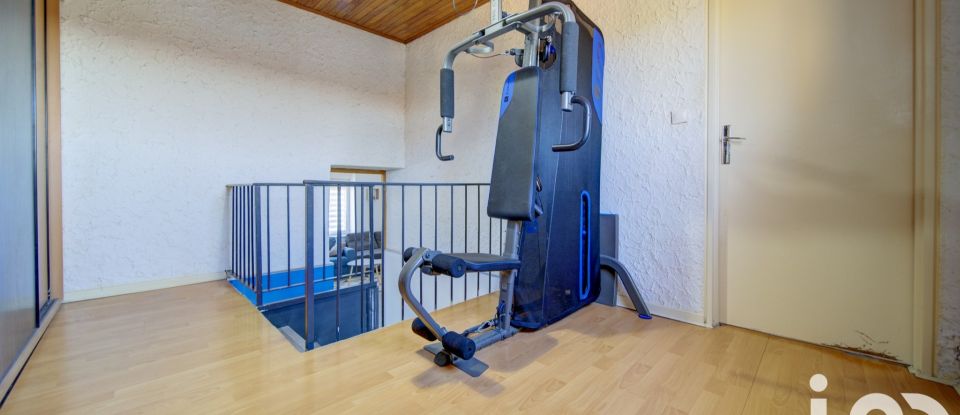 Maison 8 pièces de 160 m² à Sainte-Marie-aux-Chênes (57255)