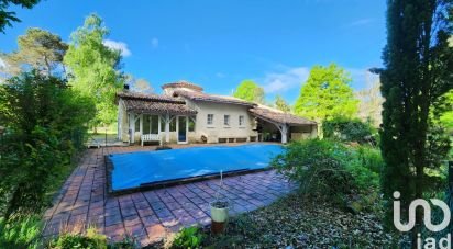 Traditional house 7 rooms of 175 m² in Ménesplet (24700)