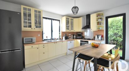 Maison 8 pièces de 230 m² à Longeville-lès-Saint-Avold (57740)