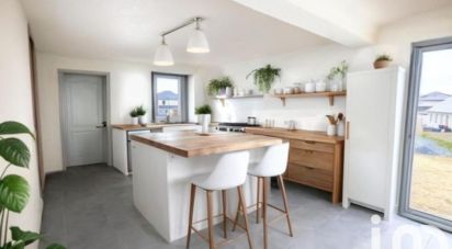 House 4 rooms of 101 m² in Saint-Amand (50160)