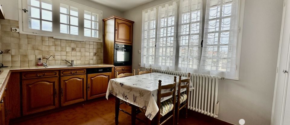 House 4 rooms of 95 m² in La Roche-sur-Yon (85000)