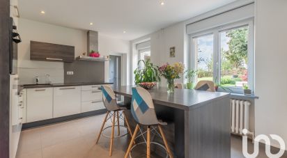 Maison 8 pièces de 183 m² à Boust (57570)
