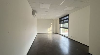 Business premises of 150 m² in Hyères (83400)