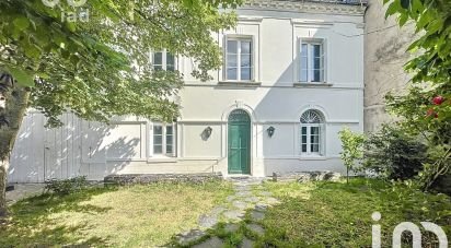 House 7 rooms of 159 m² in Tours (37000)