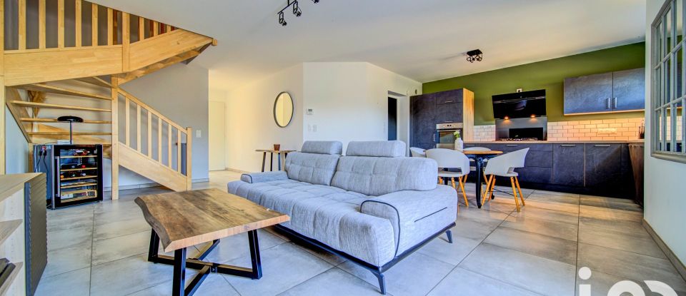 Maison 5 pièces de 105 m² à Ay-sur-Moselle (57300)