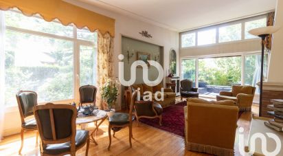 House 10 rooms of 238 m² in La Celle-Saint-Cloud (78170)