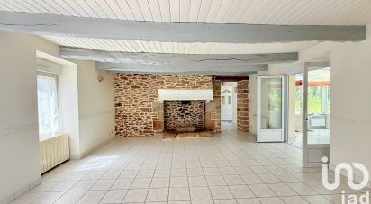 Traditional house 4 rooms of 95 m² in Saint-Caradec-Trégomel (56540)