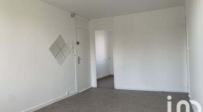 Apartment 3 rooms of 55 m² in Creil (60100)