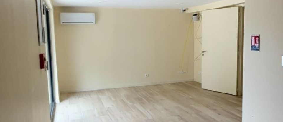 Retail property of 70 m² in Montlhéry (91310)