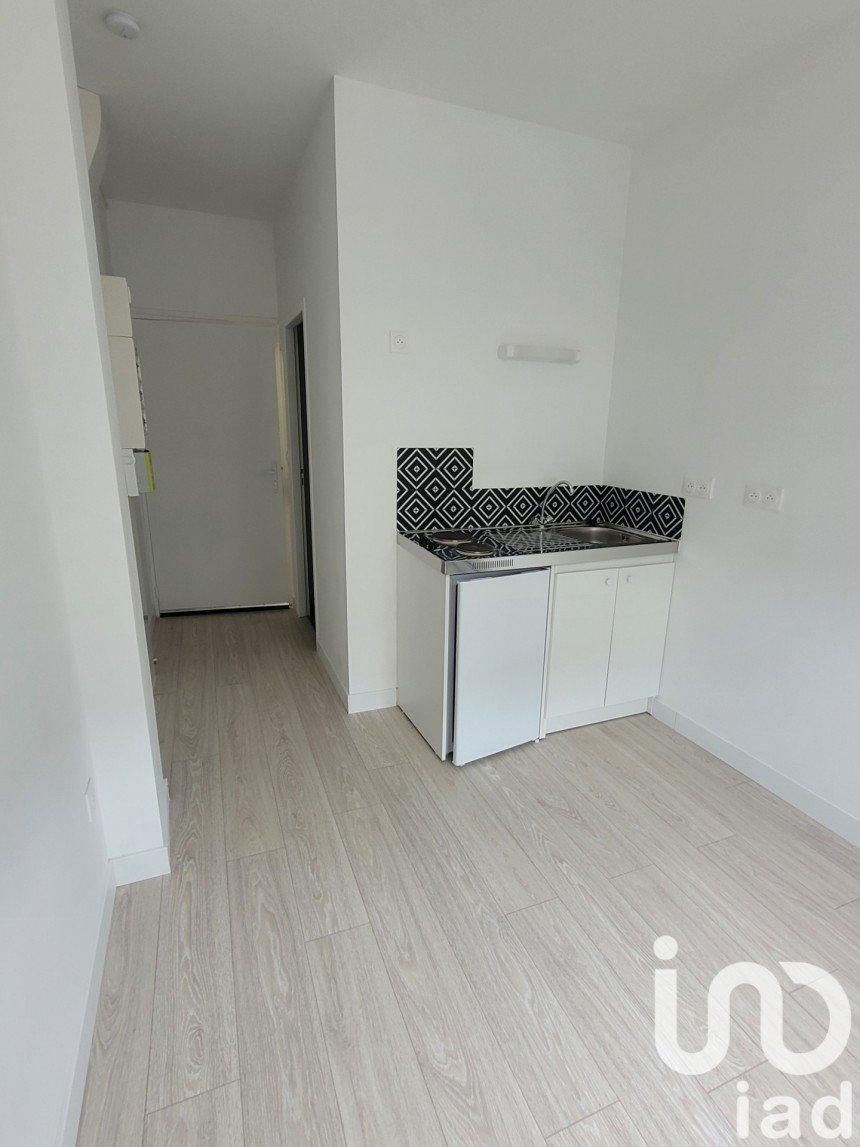 Studio 1 room of 20 m² in Chauny (02300)