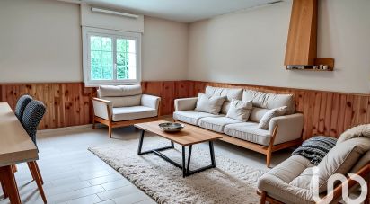 House 4 rooms of 108 m² in Saint-Étienne-de-Chigny (37230)