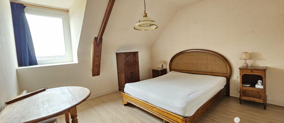 House 5 rooms of 110 m² in Mont-Dol (35120)