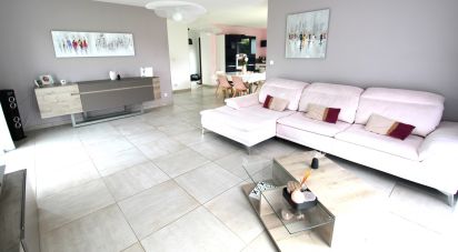 Maison 7 pièces de 129 m² à Forges-les-Eaux (76440)