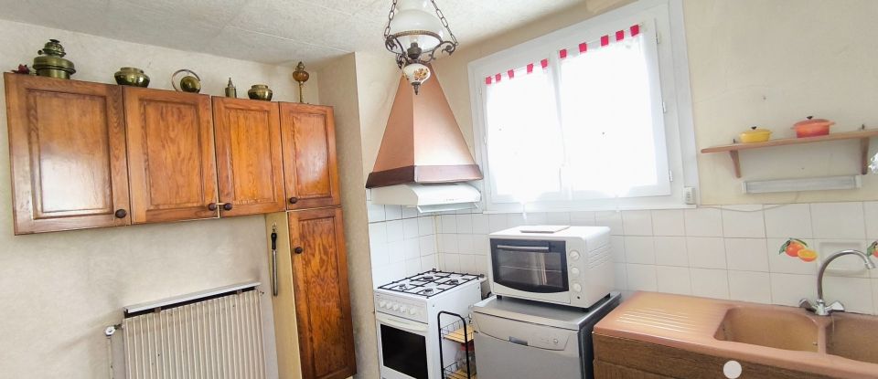 House 4 rooms of 70 m² in Terrasson-Lavilledieu (24120)