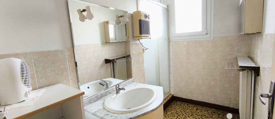 House 4 rooms of 70 m² in Terrasson-Lavilledieu (24120)